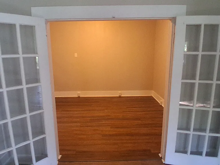 101 E Phillips St — Photo 3