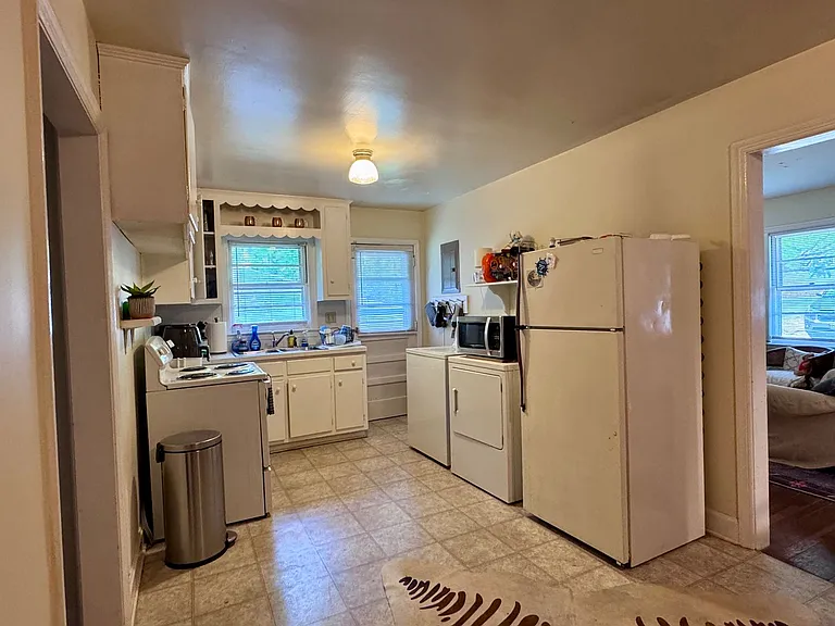 403 Smith Ave #B — Photo 8