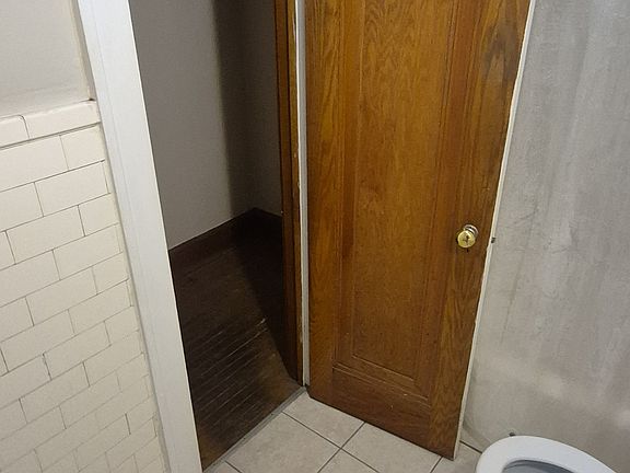3rd image of 408 Fulton Rd NW APT 4