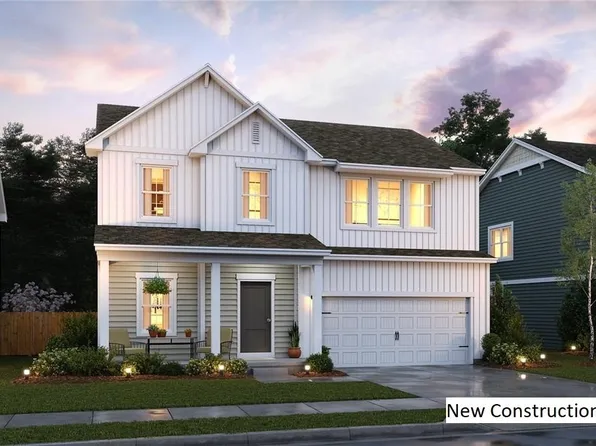 352 Golden Apple Dr NE, Louisville, OH 44641