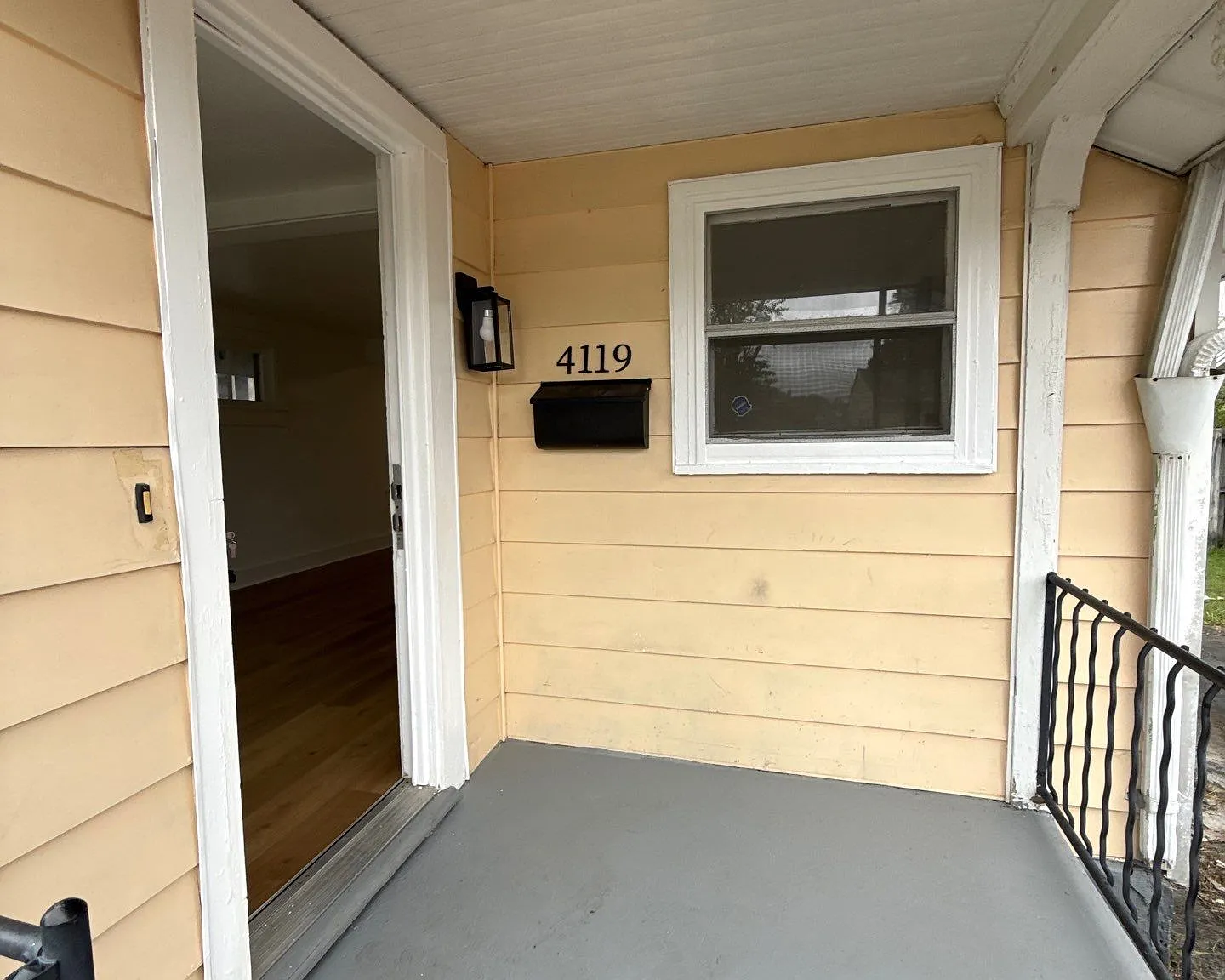 4119 Farnham Avenue - 1 — Photo 2