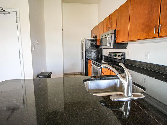 4th image of 11 N 18th St