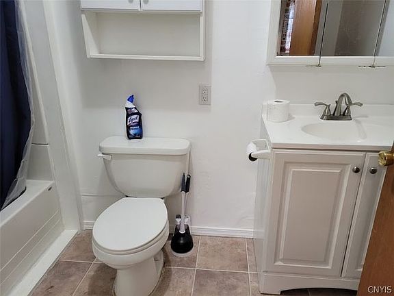 5th image of 123 E Broadway St #127