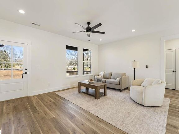 5th image of 191 Murdock Rd