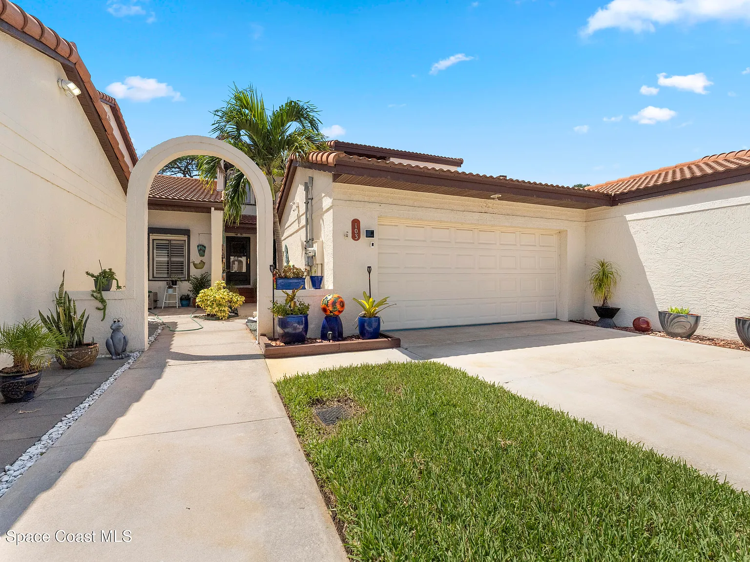 2 bed, 2.5 bath, 1793 sqft, $4,300 — Photo 2