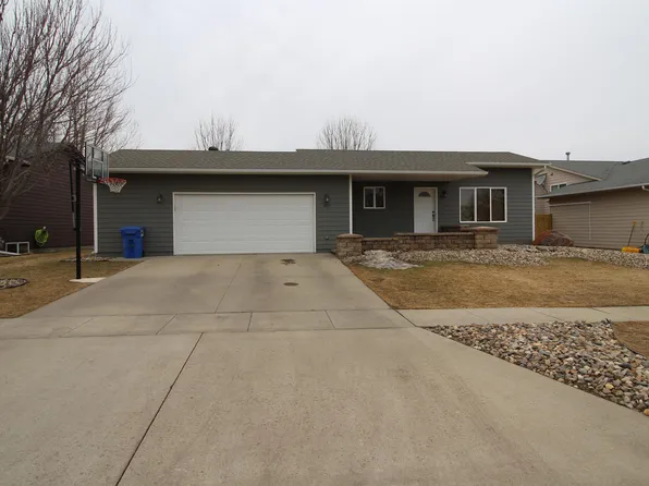 407 Kia Dr, Hartford, SD 57033