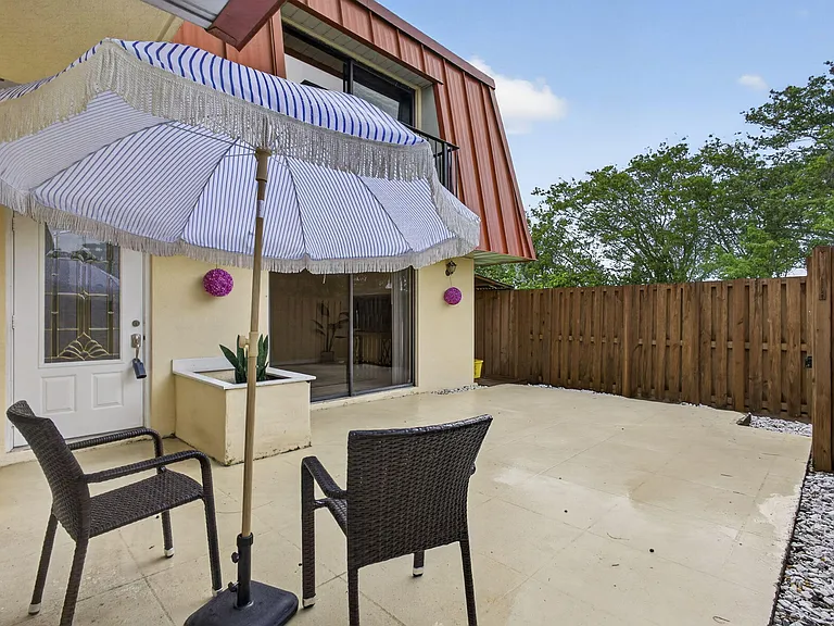 3345 Meridian Way N #C — Photo 7