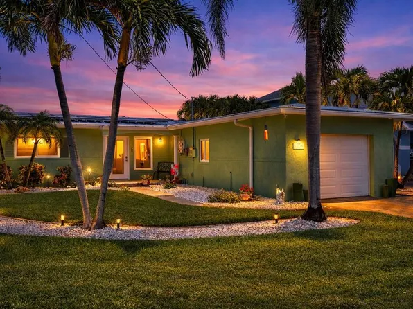 16129 4th St E, Redington Beach, FL 33708