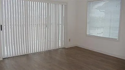 220 23rd Ave E Seattle WA 98112 LCG (S) — Photo 2