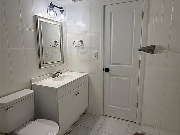 5th image of 3318 Del Prado Blvd S