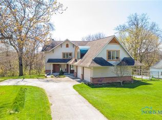 431 Hillside Dr, Rossford, OH