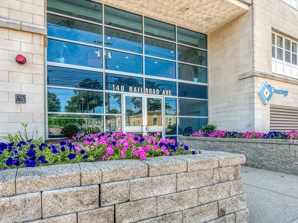 140 Railroad Ave APT B403, Norwood, MA 02062