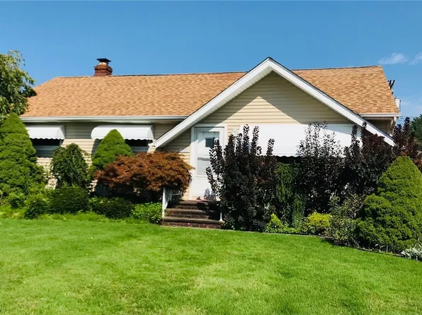 1767 Alcester Rd, Mayfield Heights, OH 44124