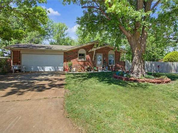 409 N Emporia Ave, Valley Center, KS 67147