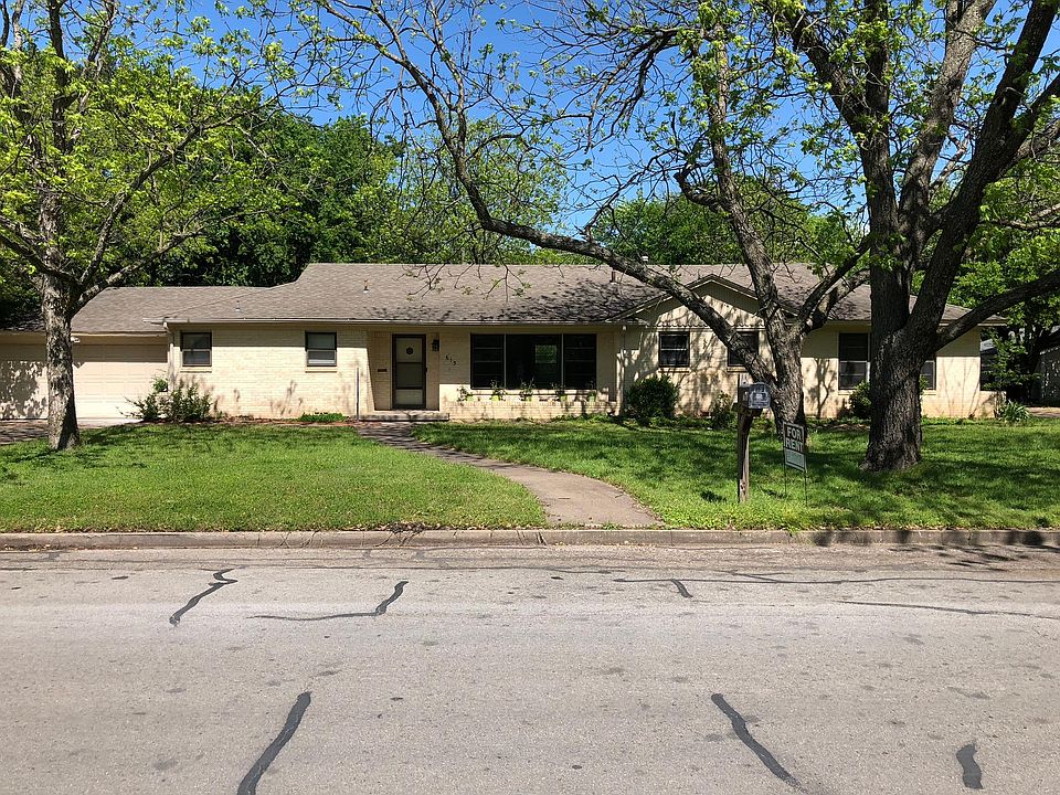 1st image of 615 Bellevue Dr
