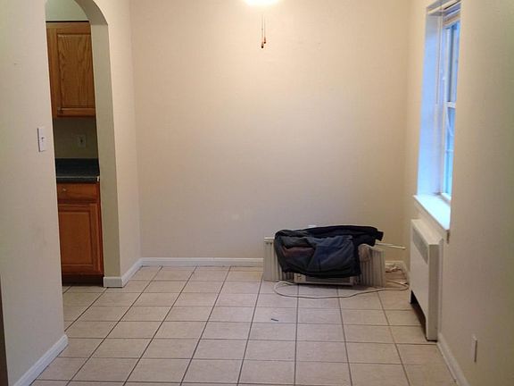5th image of 12031 Edgewater Dr #Studio