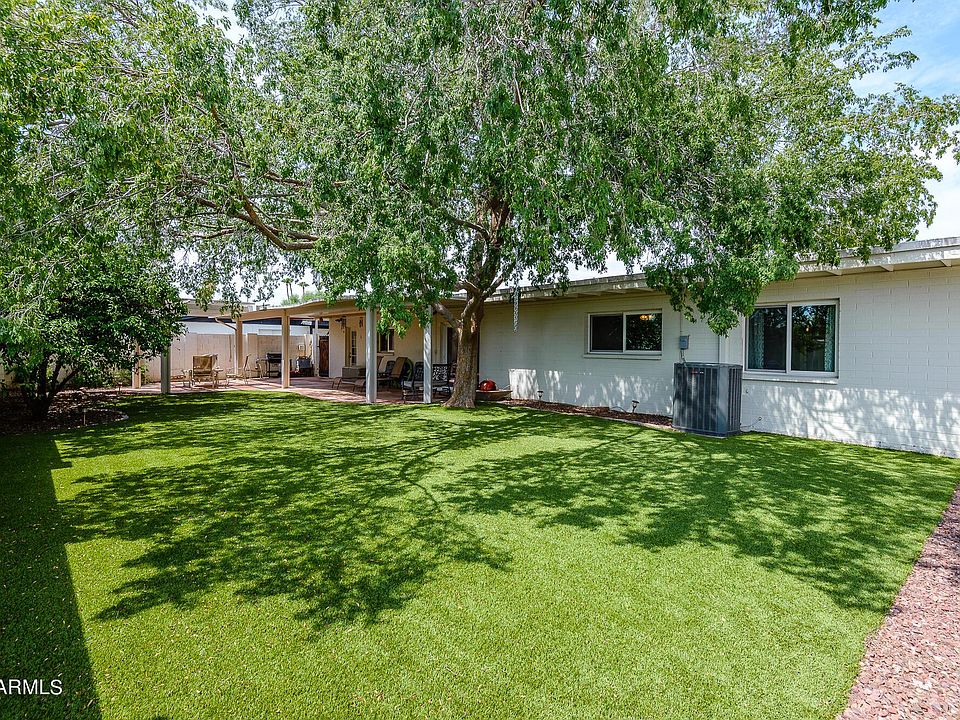 1st image of 3209 E Larkspur Dr