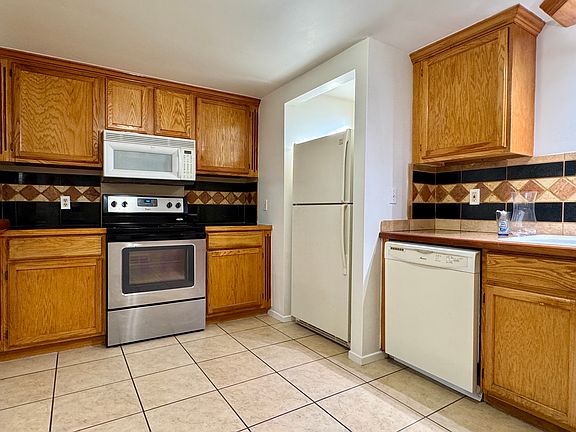 5th image of 6208 Ingalls St #B