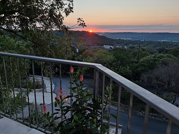 2nd image of 1302 Panorama Dr