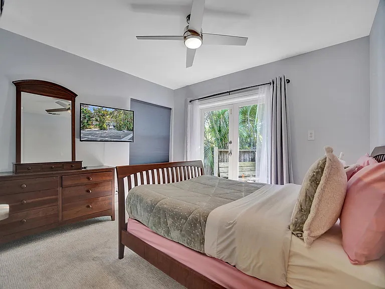 720 SW 11th Ct — Photo 14