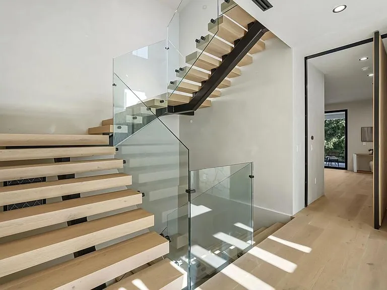 824 N Curson Ave — Photo 44