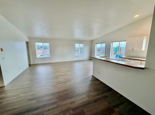 937 N 86th St APT 301, Seattle, WA 98103