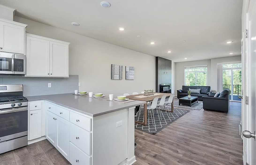 3 bed, 2.5 bath, 1572 sqft, $2,150 — Photo 4