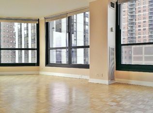 1030 N State St APT 1A, Chicago, IL 60610