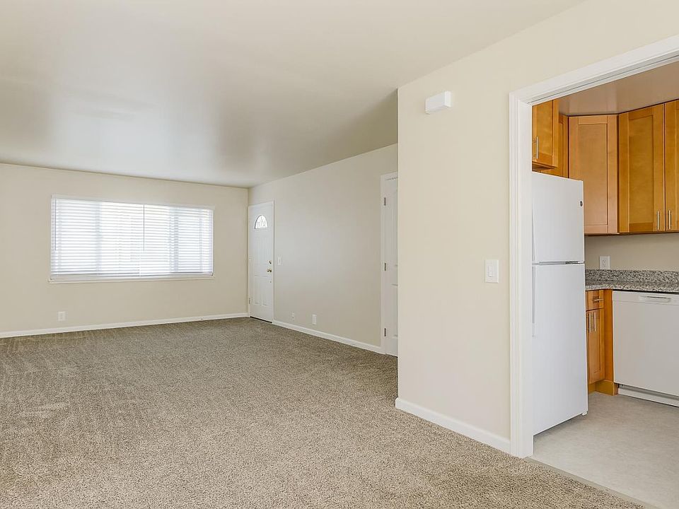 1st image of 954 Fremont St #2