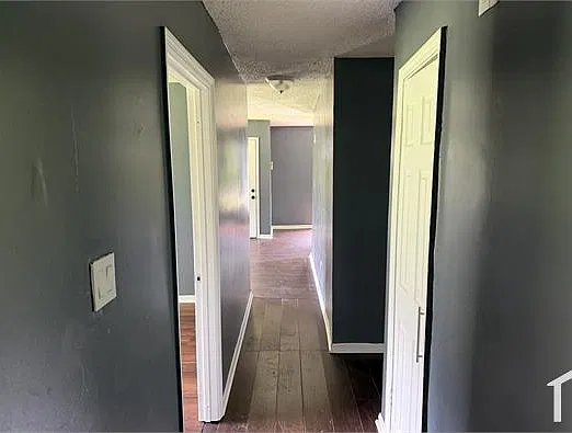 3 bed, 1000 sqft, $1,500 — Photo 1