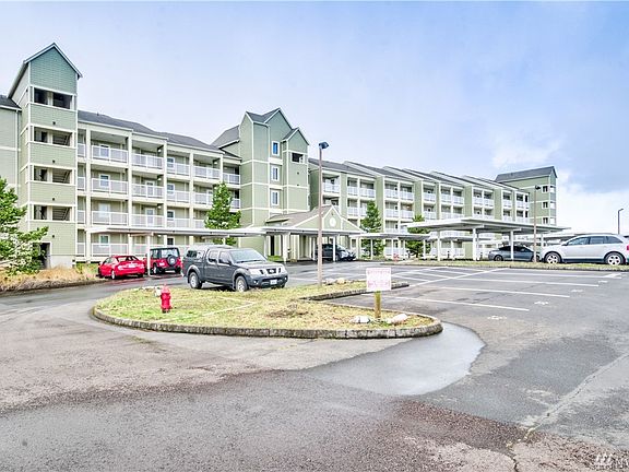 3rd image of 501 Shoreview Dr S APT 106