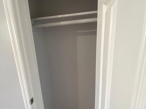 4th image of 246 Summit Ave
