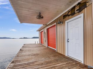 55 Bayshore Pl, Guntersville, AL 35976