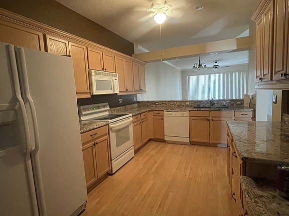 2nd image of 20914 Eustis Rd
