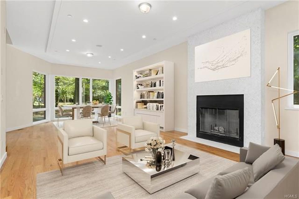 5 Bed 5 Bath Property, New York • 3,584 Sq Ft