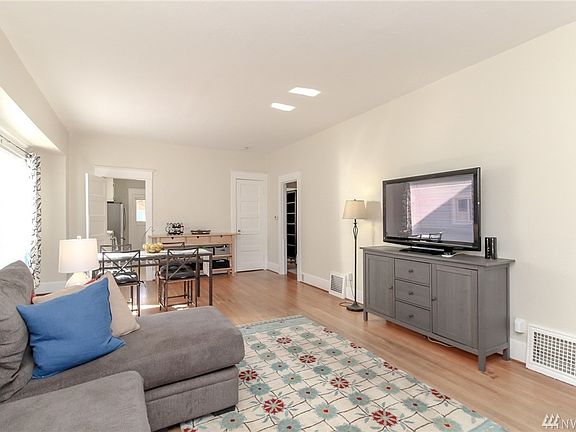 5th image of 3820 S Fawcett Ave
