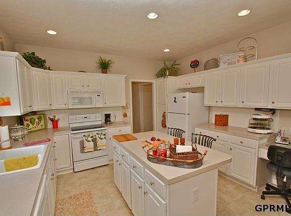 2nd image of 17128 Lafayette Cir
