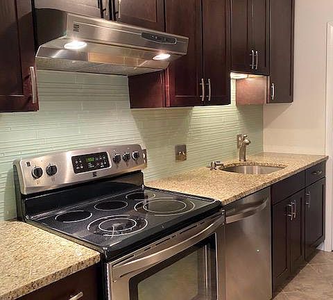 3rd image of 132 Roberts Ln APT 400