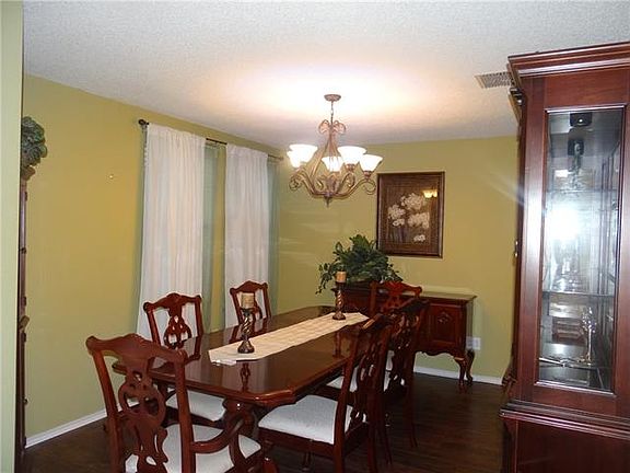 3rd image of 1509 Jasper Dr