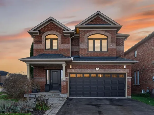 5612 Blue Spruce Ave, Burlington, ON L7L 7K2