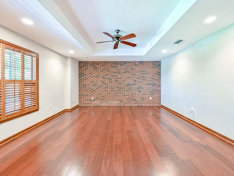 345 Eastcote Dr — Photo 39