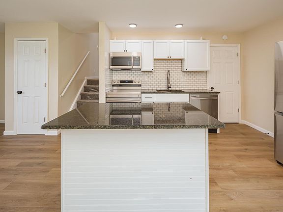 5th image of 3208 Westmar Dr