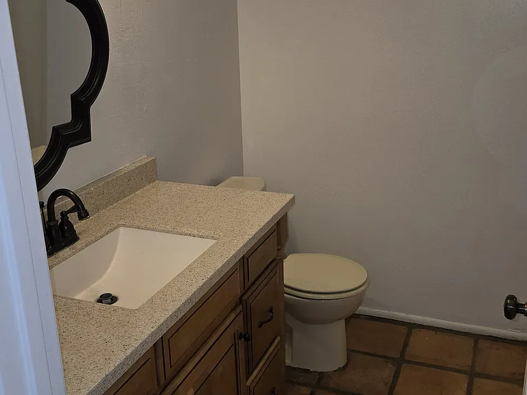 156 Laguna Royale Dr — Photo 6