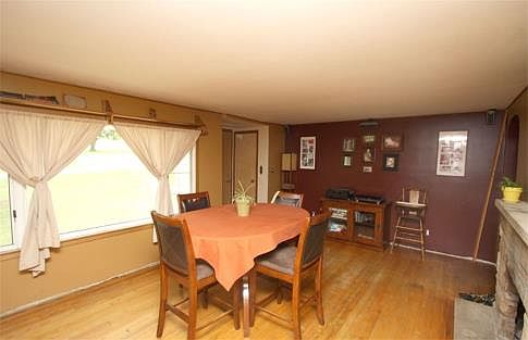 4th image of 8 Eastgate Dr