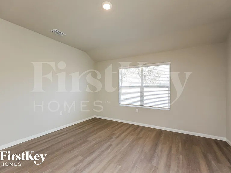 4435 Meadowland Pl — Photo 10