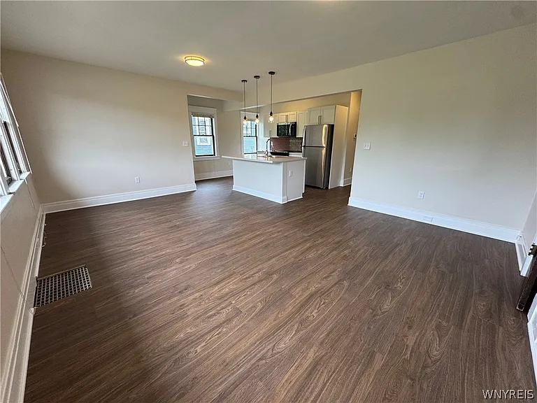 95 W Humboldt Pkwy #B — Photo 20