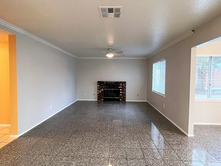 8558 Sandhill Dr — Photo 7