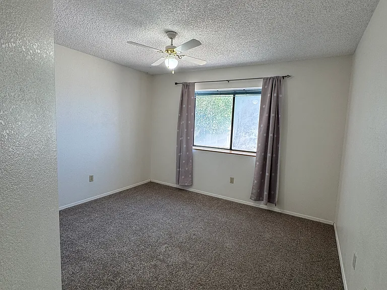 9224 Greenwood Ave — Photo 16