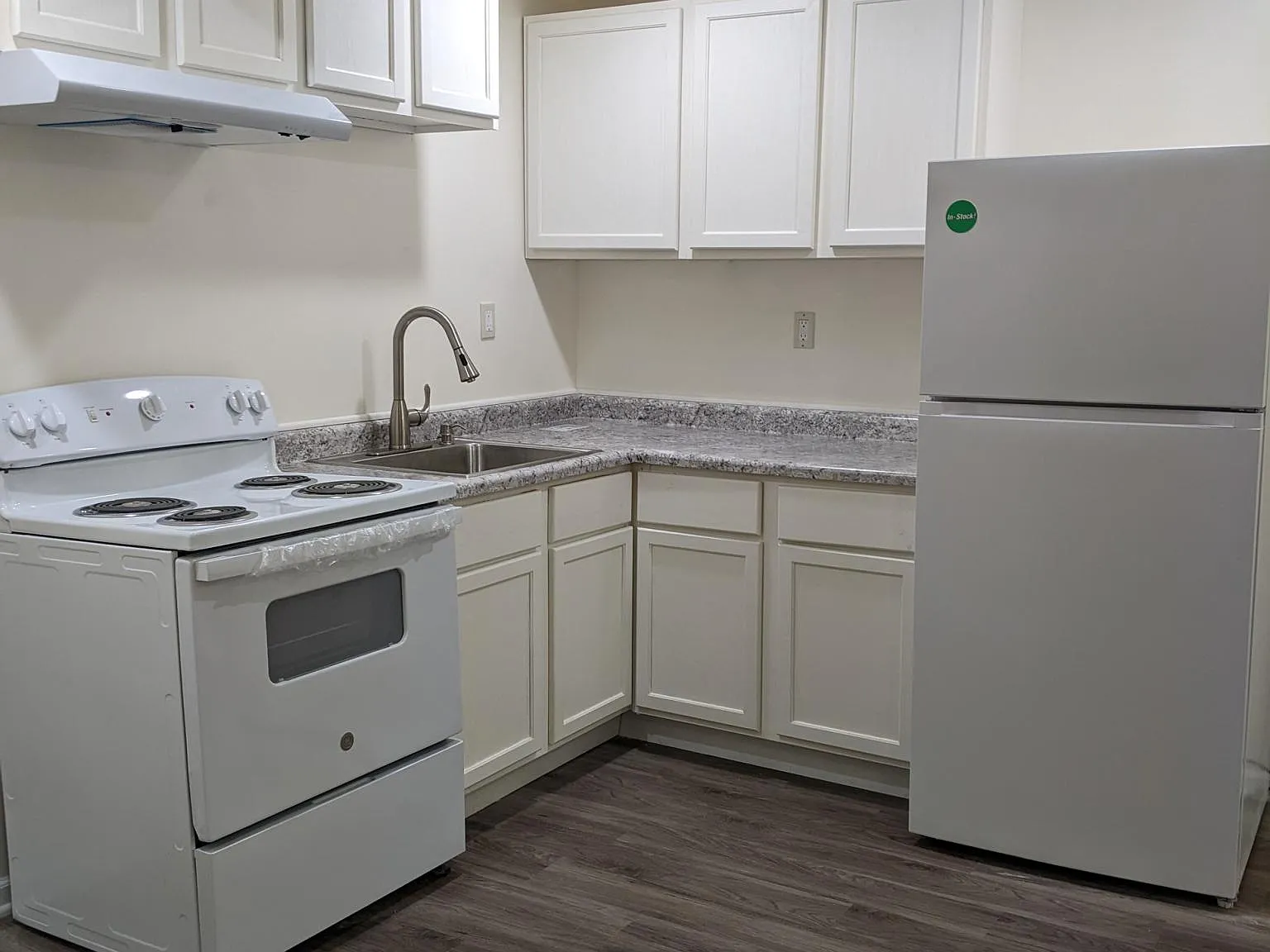 Studio, 400 sqft, $1,000 — Photo 2