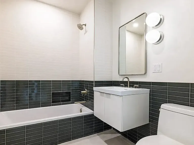 300 W 21st St #54 — Photo 5
